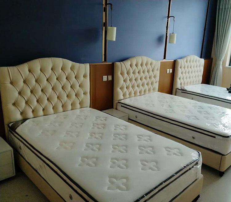  King size 5 star wooden hotel bed